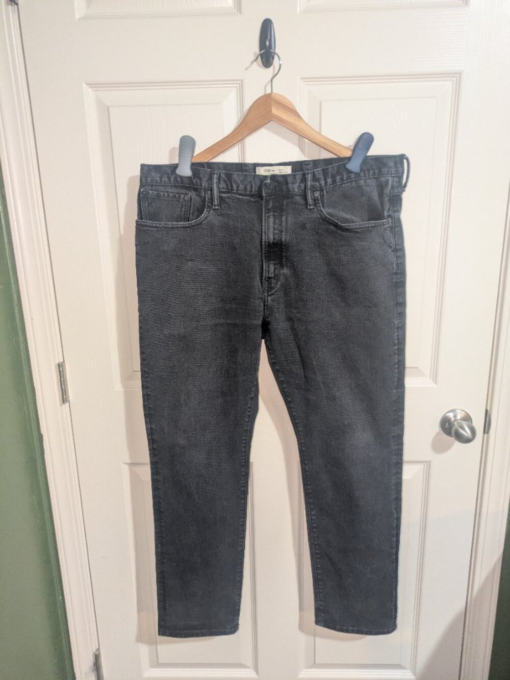 Gap 1969 Athletic Fit Jeans Men's 38x30 Charcoal Black Wash